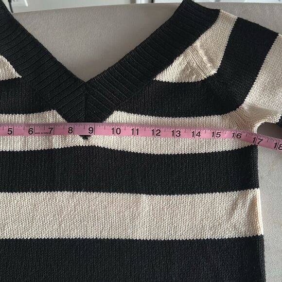 Theory Women’s 100% Wool Black/White Stripe Sweater V Neck Long Sleeve Size M - Picture 7 of 12